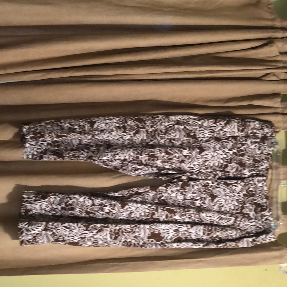 Patterned Capri Pants In my Thrift Closet!